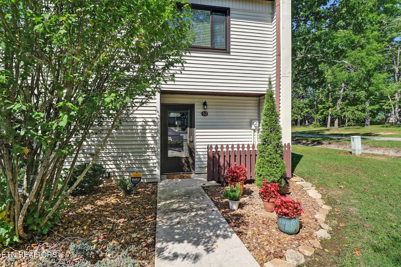 52 Wilshire Heights Dr, Crossville, TN 38558