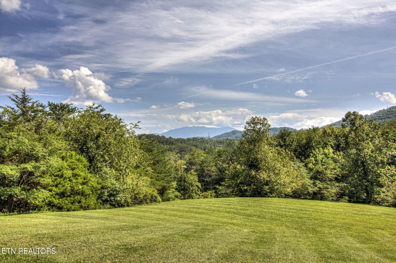 520 Briarcliff Way #110, Pigeon Forge, TN 37863