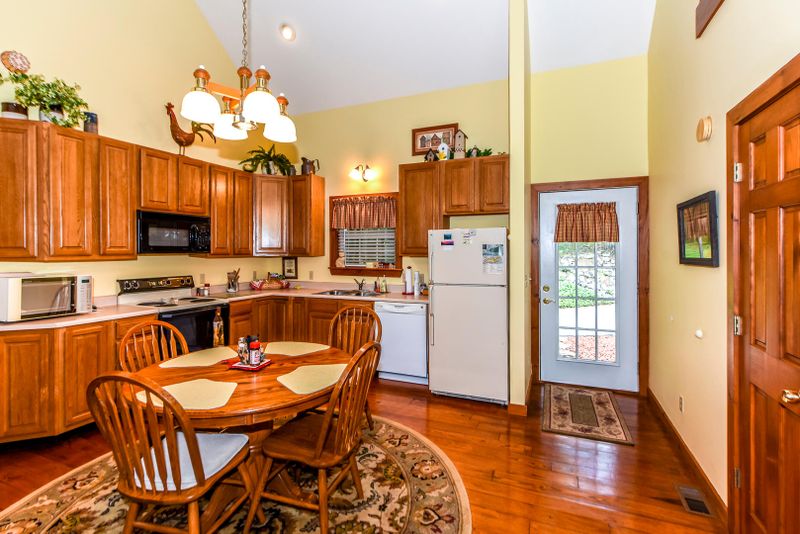 520 Clearwater Cir, Townsend, TN 37882