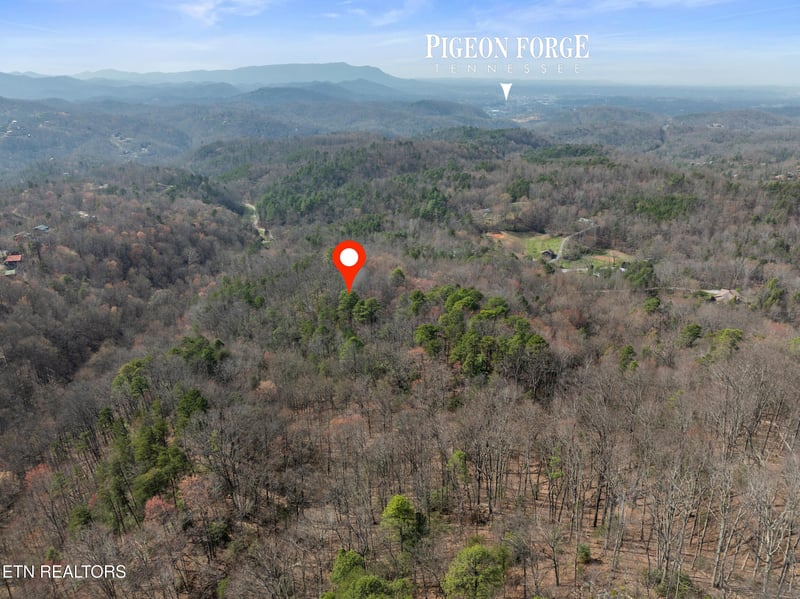 520 Huskey Grove Rd, Pigeon Forge, TN 37876