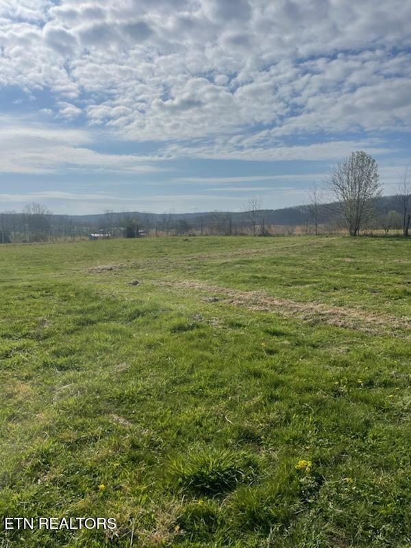 520 Lowe Rd, Crossville, TN 38572