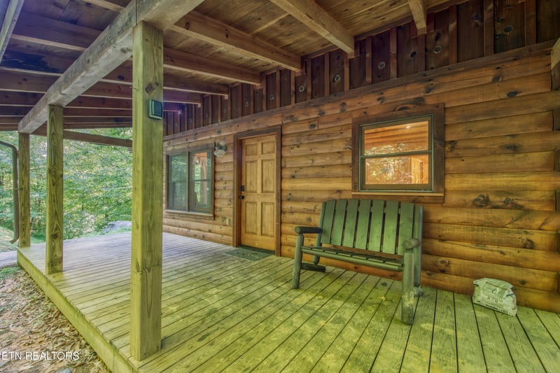 520 Ogle Dr, Pigeon Forge, TN 37863