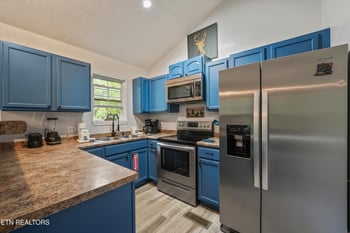 520 Proffitt Rd #1, Gatlinburg, TN 37738