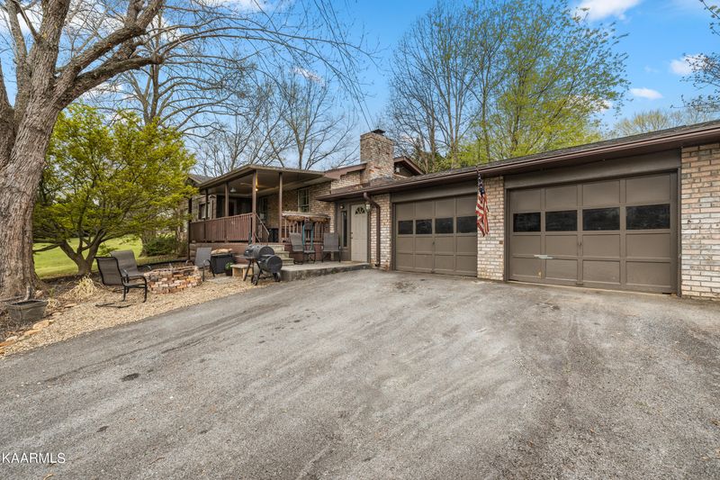 520 Tipton Ln, Seymour, TN 37865