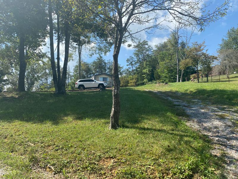 520 Whites School Rd, Sevierville, TN 37876