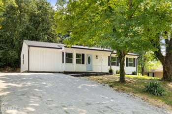 5200 Evelyn Dr, Knoxville, TN 37909