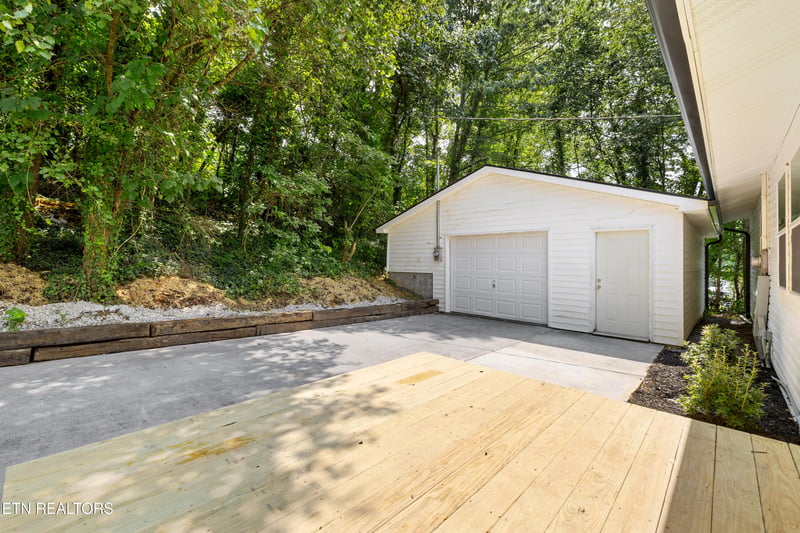5200 Evelyn Dr, Knoxville, TN 37909