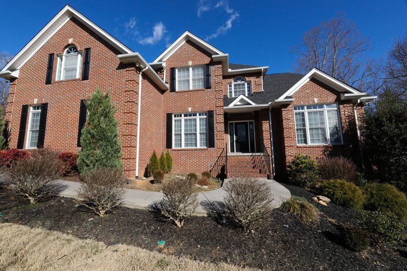 5200 Walkercrest Ln, Knoxville, TN 37918