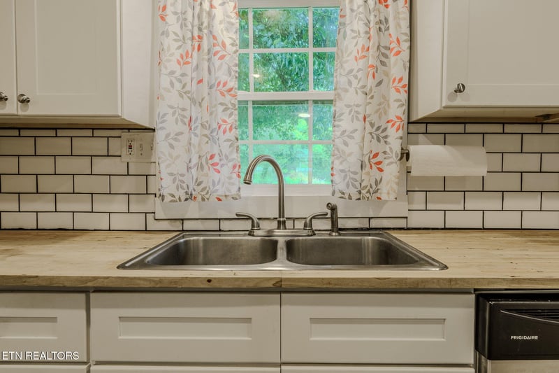 5202 Murphy Rd, Knoxville, TN 37918