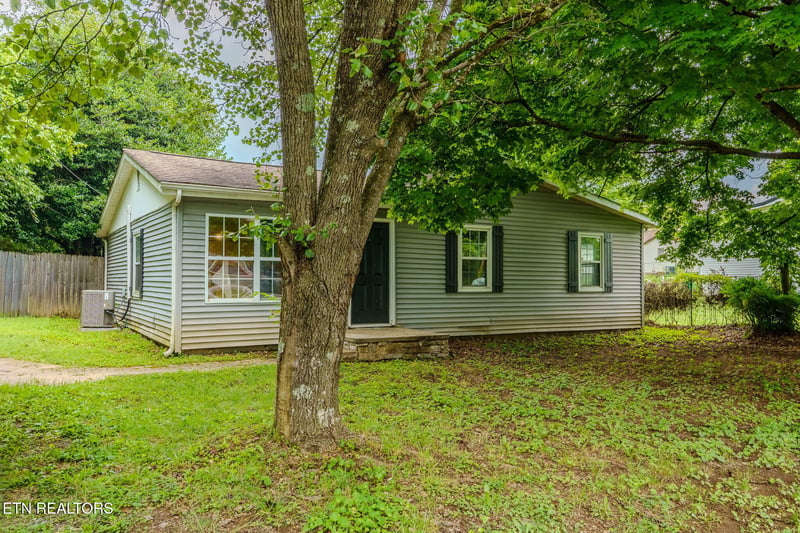 5202 Murphy Rd, Knoxville, TN 37918