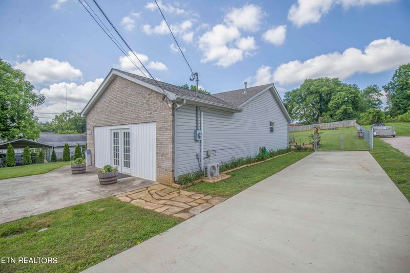 5203 Heins Rd, Knoxville, TN 37918