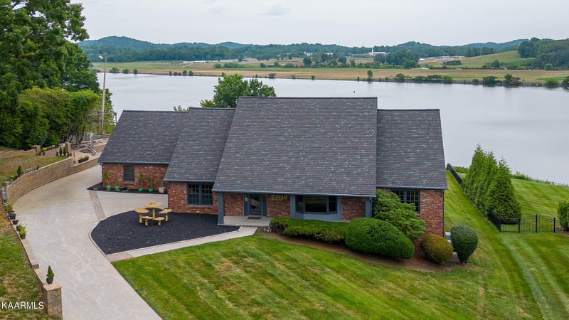 5204 Riverbriar Rd, Knoxville, TN 37919