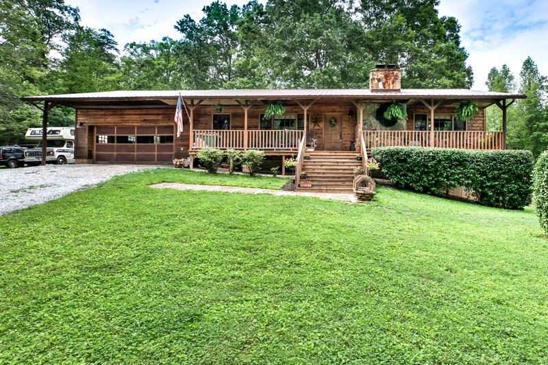 5204 Stinking Creek Rd, Pioneer, TN 37847