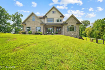 5204 Three Bars Ln, Seymour, TN 37865