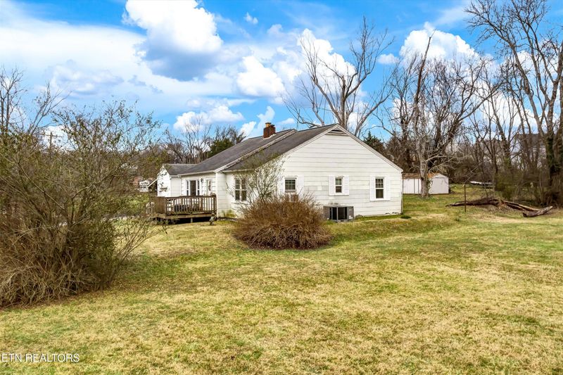 5205 Clover Rd, Knoxville, TN 37912