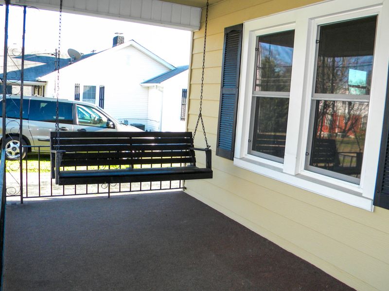 5205 E Inskip Rd, Knoxville, TN 37912