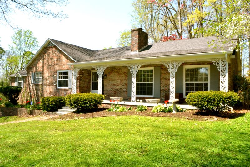 5205 E Sunset Rd, Knoxville, TN 37914