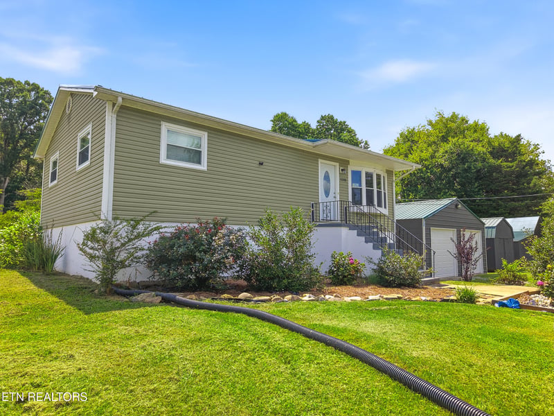 5205 John Hall Rd, Knoxville, TN 37920