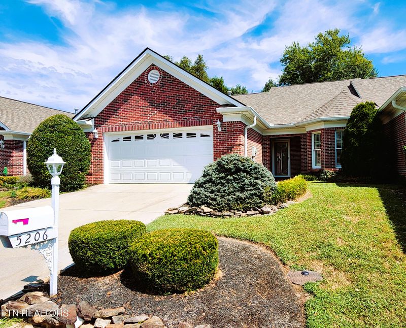 5206 Comice Way, Knoxville, TN 37918