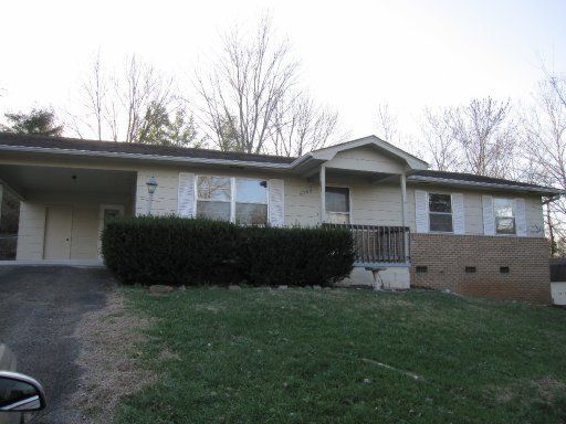 5207 Aubrey Ln, Knoxville, TN 37912
