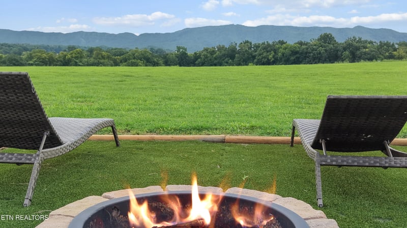 5208 Sevierville Rd, Maryville, TN 37804