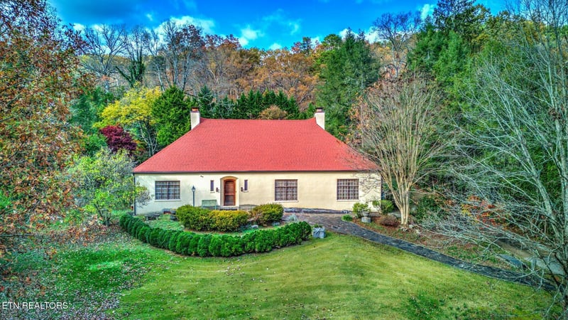 5209 Green Valley Dr, Knoxville, TN 37914