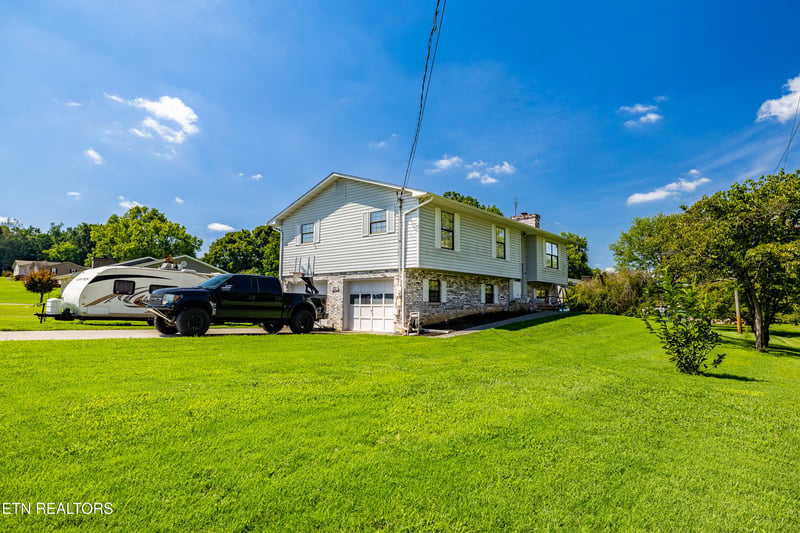 521 Deerfield Cir, Maryville, TN 37804