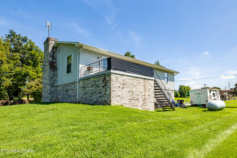 521 Deerfield Cir, Maryville, TN 37804