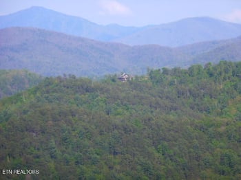 521 Domar Ct, Townsend, TN 37882