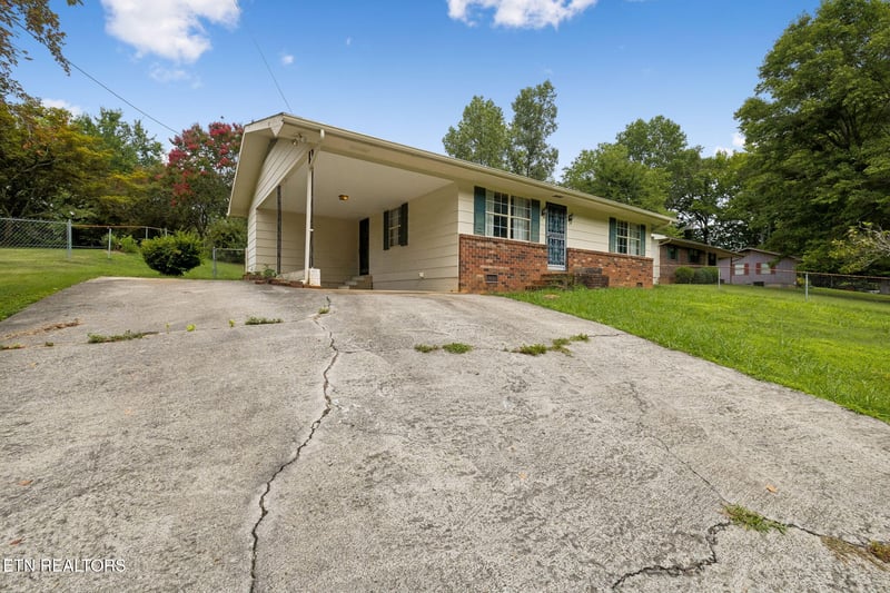521 E Sunset, Athens, TN 37303