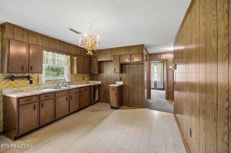 521 E Sunset, Athens, TN 37303
