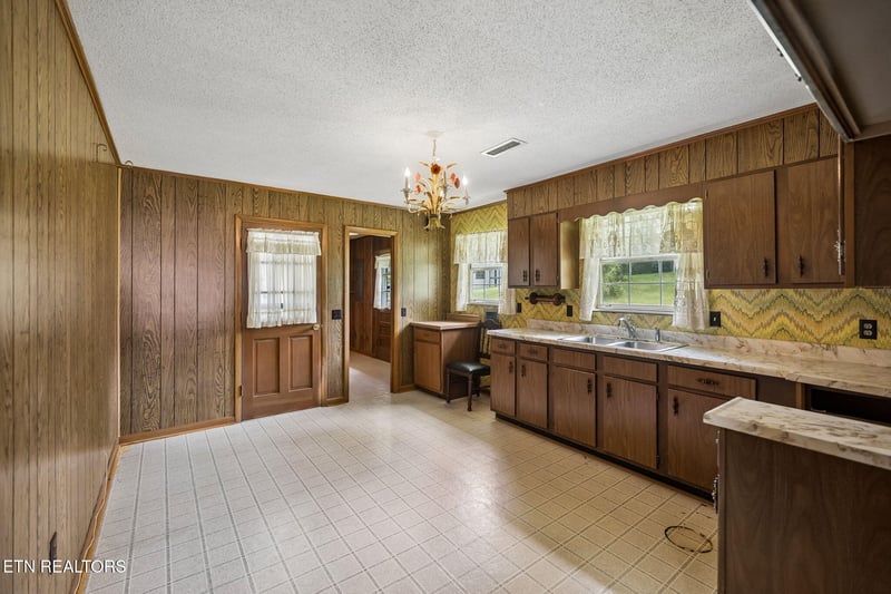 521 E Sunset, Athens, TN 37303