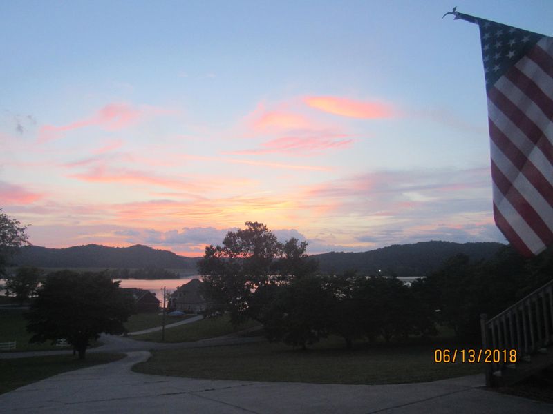 521 Emory River Rd, Harriman, TN 37748