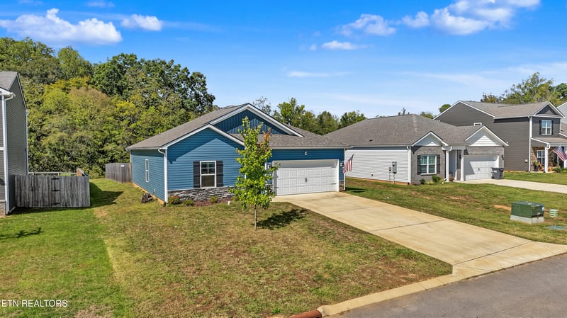 521 Heritage Crossing Dr, Maryville, TN 37804