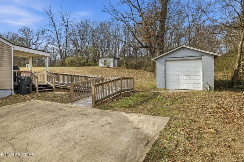 521 Hickory Dr, Knoxville, TN 37912