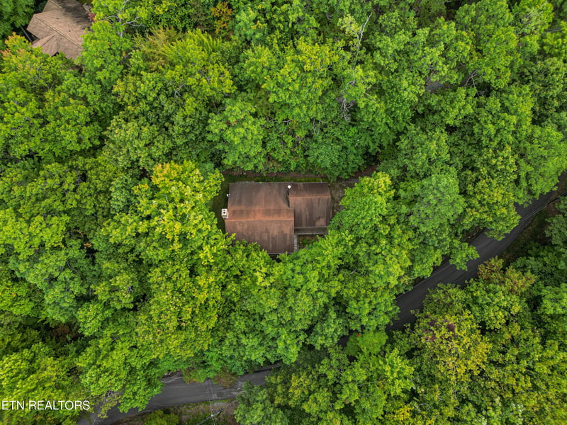 521 Jefferson Rd, Gatlinburg, TN 37738