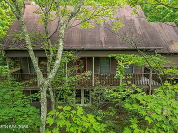 521 Jefferson Rd, Gatlinburg, TN 37738