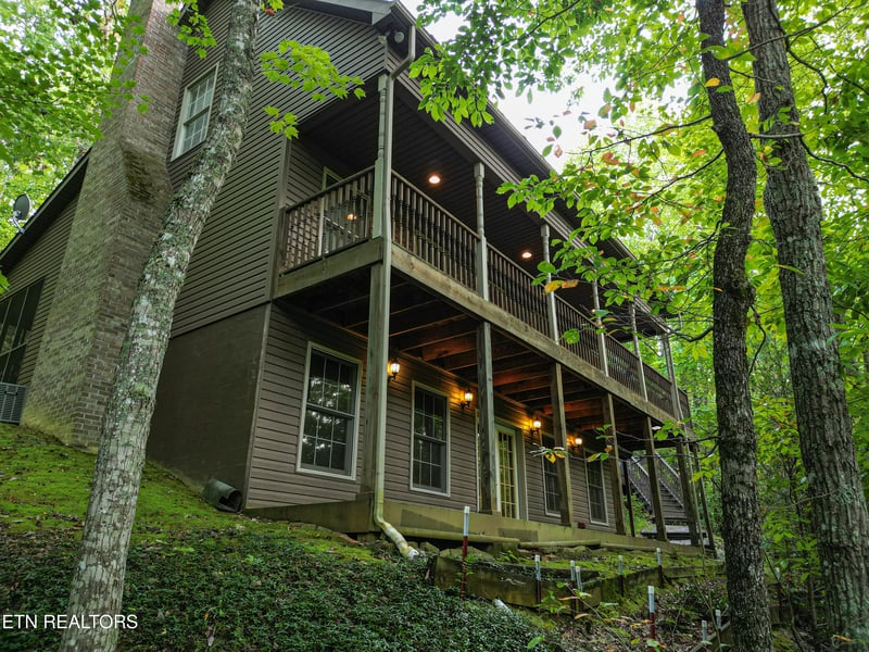 521 Jefferson Rd, Gatlinburg, TN 37738