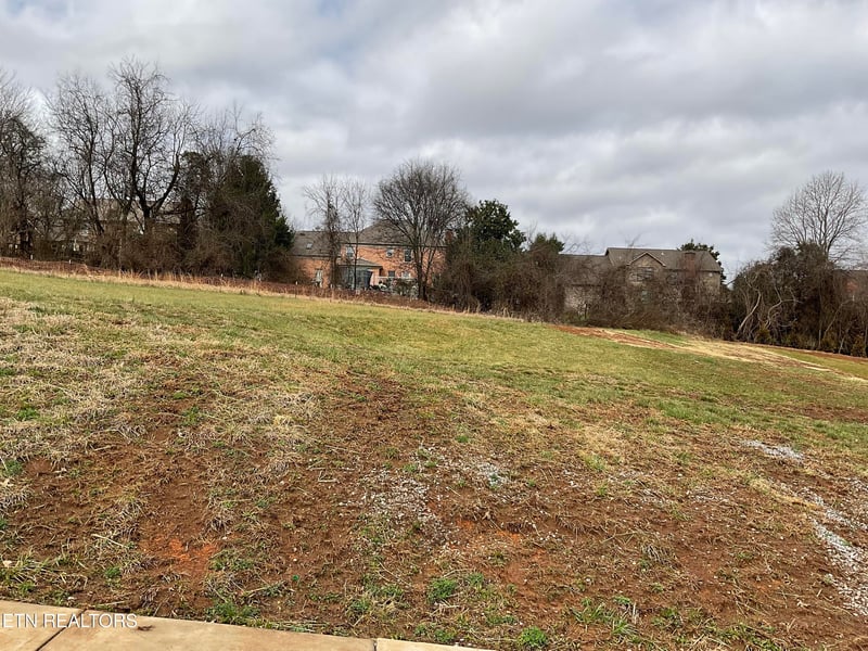 521 Larksong Dr, Knoxville, TN 37934