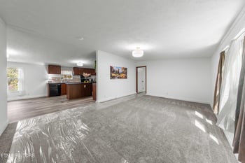 521 Poplar Ave, Jellico, TN 37762