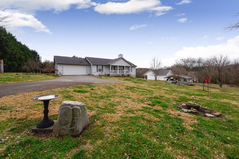 5212 Baumgardner Rd, Maryville, TN 37803