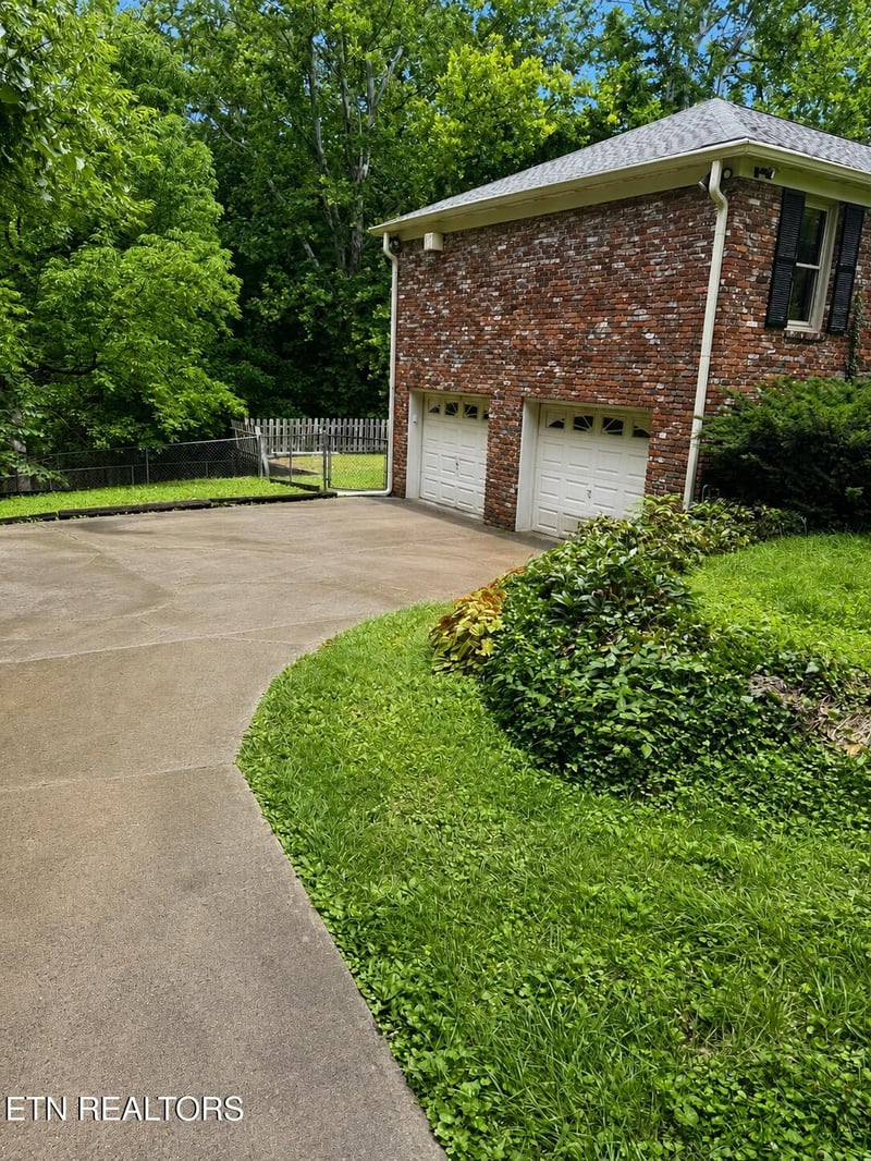 5212 Yorktown Rd, Knoxville, TN 37920