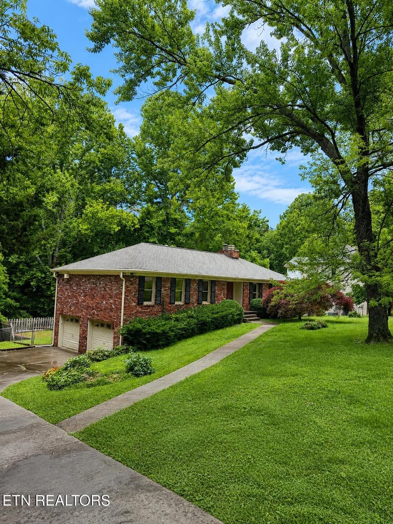 5212 Yorktown Rd, Knoxville, TN 37920