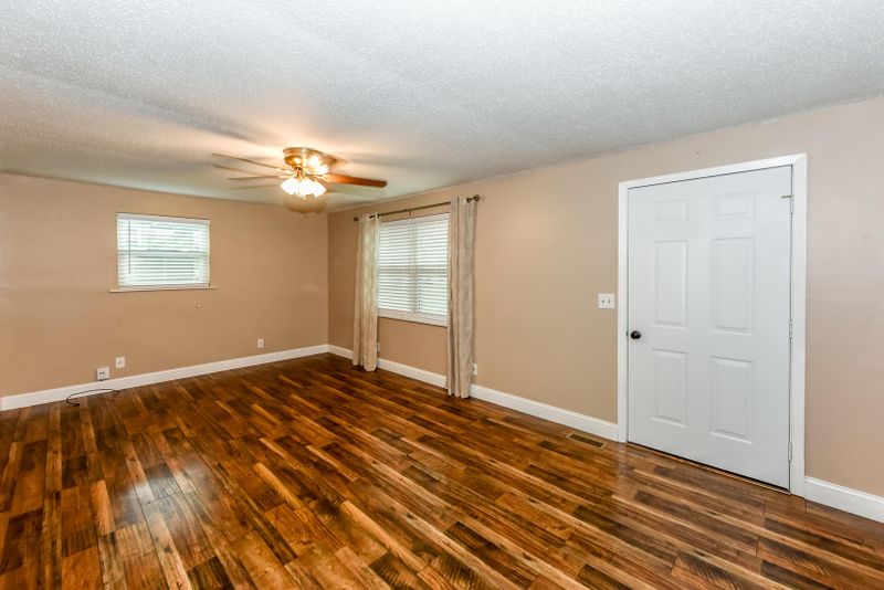 5213 Alcove Blvd, Greenback, TN 37742
