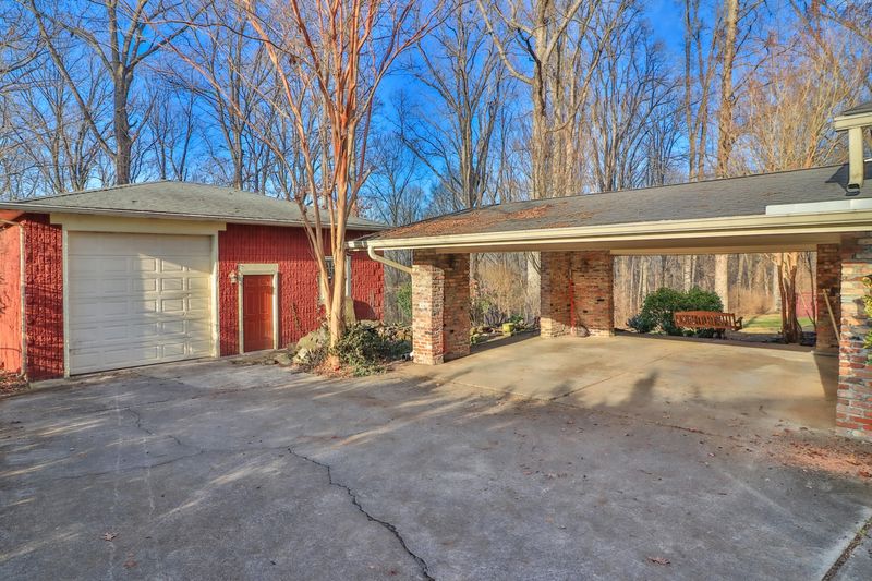 5213 Mountaincrest Dr, Knoxville, TN 37918