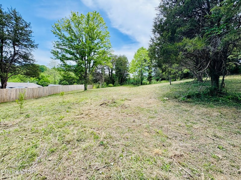 5216 Mcnutt Rd, Knoxville, TN 37920