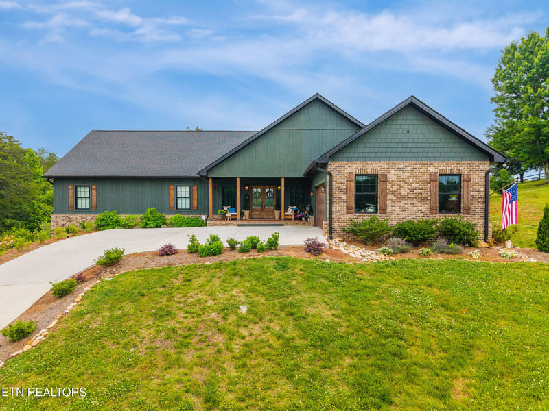 5216 Three Bars Ln, Seymour, TN 37865