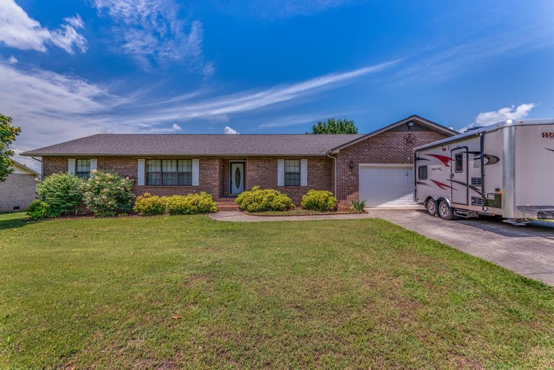 5217 Aspen Ln, Rockford, TN 37853