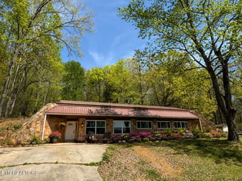 522 College Grove Rd, Rockwood, TN 37854