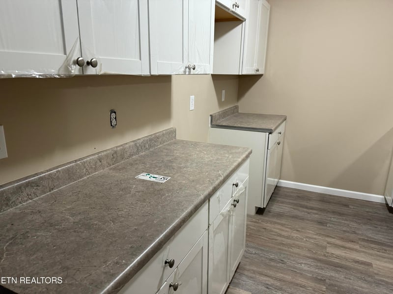 522 College Grove Rd, Rockwood, TN 37854